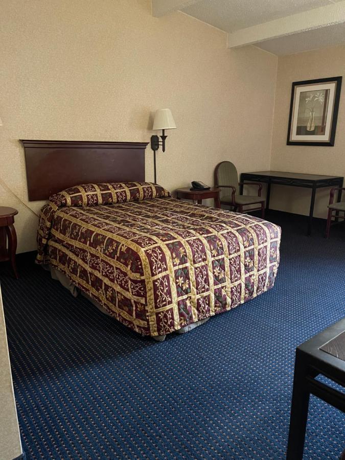 Budget Inn Temple Hills Extérieur photo